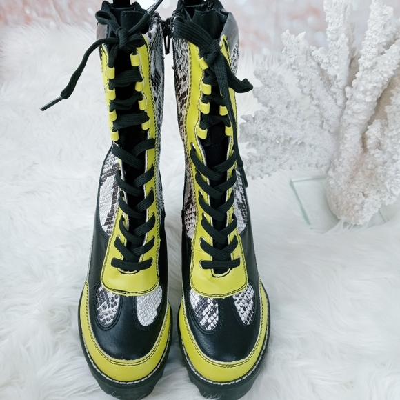 BAMBOOWomen Panel Lace-Up Chunky Platform… - Picture 8 of 16